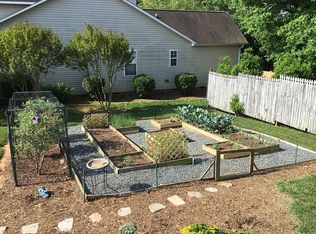 1800 Austin Place Ln, Winston Salem, NC 27127