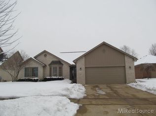 21189 Forest Villa Dr, Macomb, MI 48044