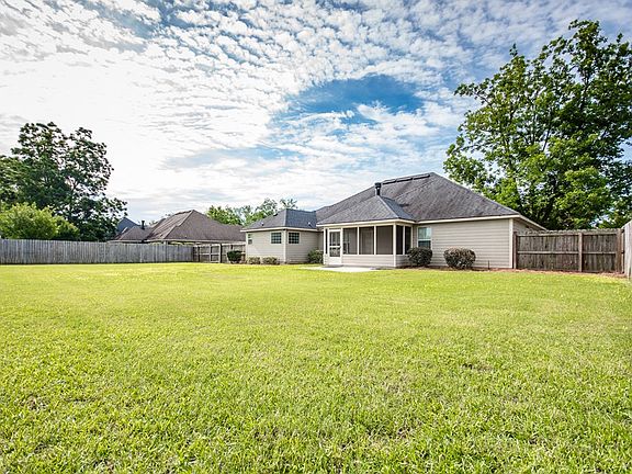 5th image of 4625 San Saba Dr