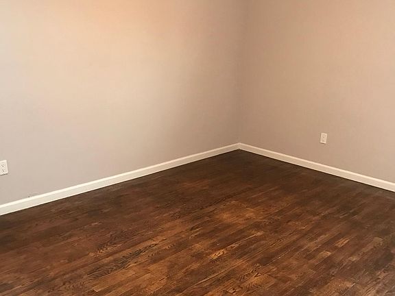 4th image of 124 Rockville Ave #2
