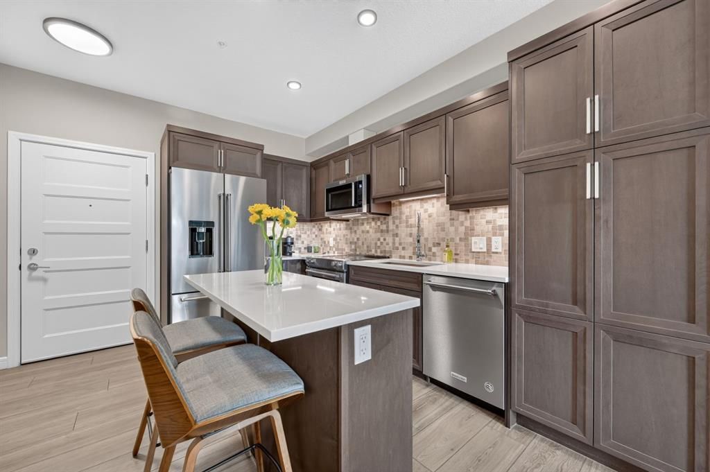 80 N Greenbriar Pl NW #2302, Calgary, AB - More
