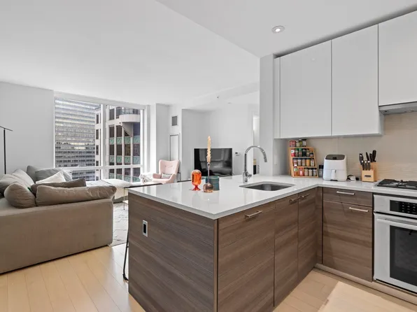 1 Franklin St Unit 2110, Boston, MA 02110