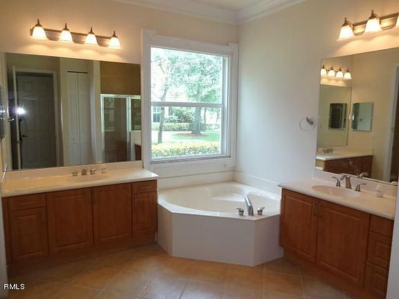 4th image of 9358 Madewood Ct