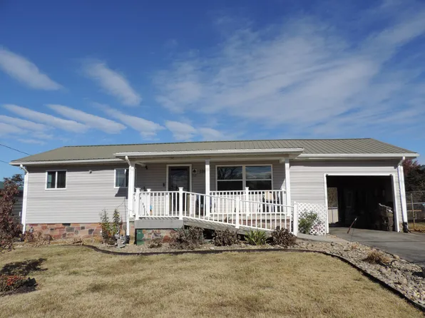 3380 Blue Springs Rd, Strawberry Plains, TN 37871