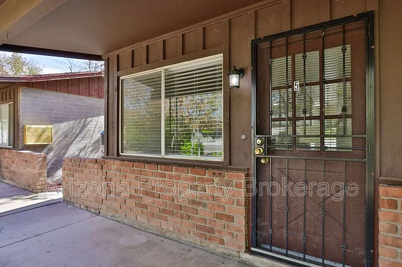 1 bed, 1.0 bath, 700 sqft, $1,095 — Photo 2
