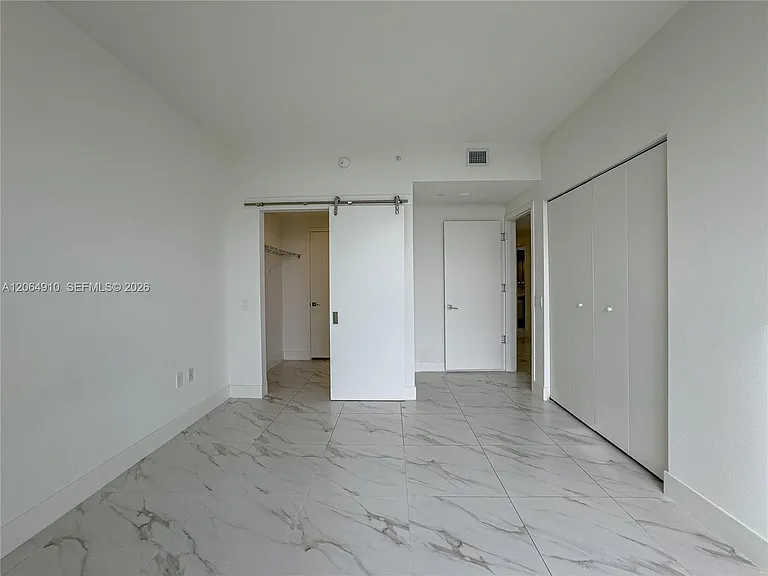 2000 Metropica Way #2009 — Photo 33