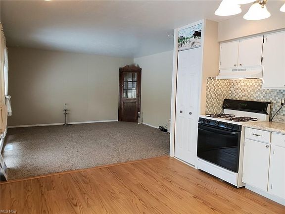 4th image of 41 Greenfield Ct