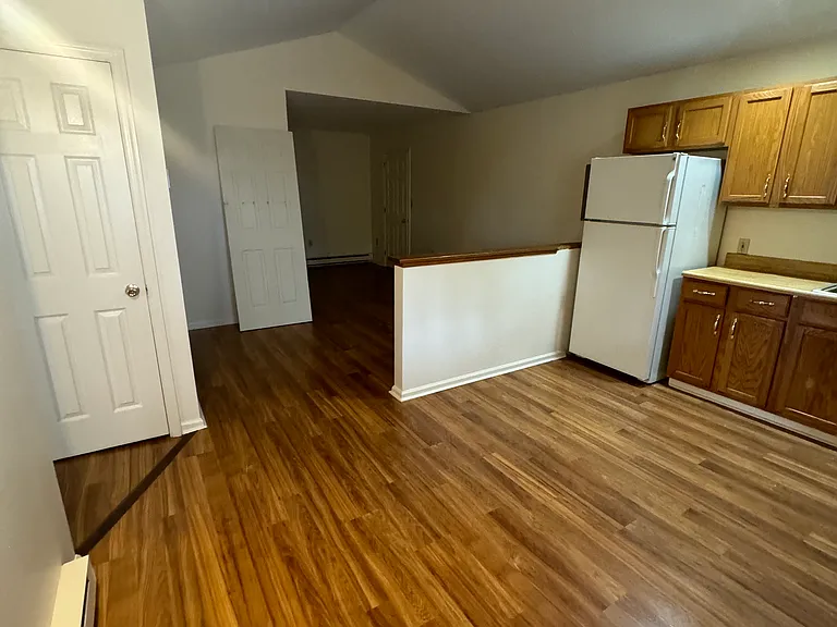 20 E Center St #7 — Photo 4