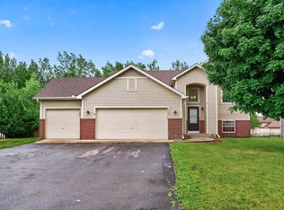 105 Dresden Ln, Waverly, MN 55390