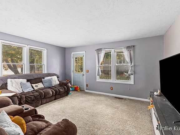 4th image of 319 N Stewart Ave