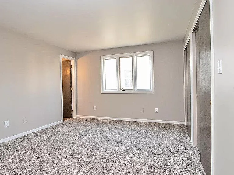 4627 Oak Creek Dr — Photo 9