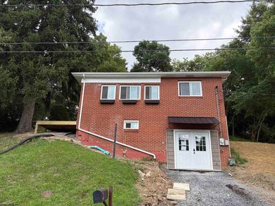 27 W Washington Ave, Westover, WV, 26501