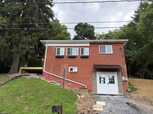 27 W Washington Ave, Westover, WV 26501
