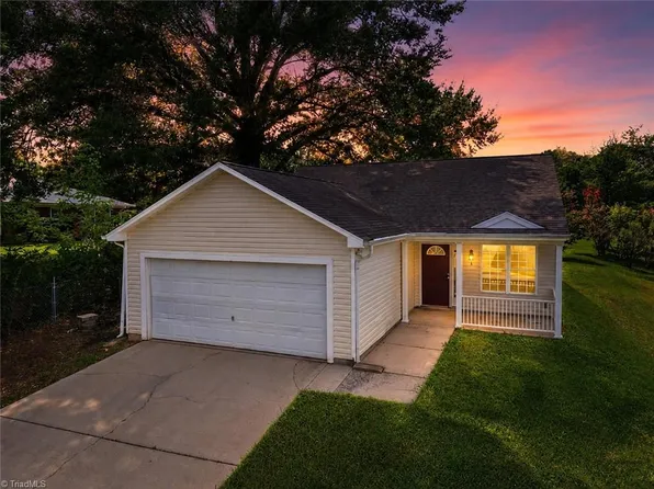 3 Franklinwood Dr, Greensboro, NC 27401