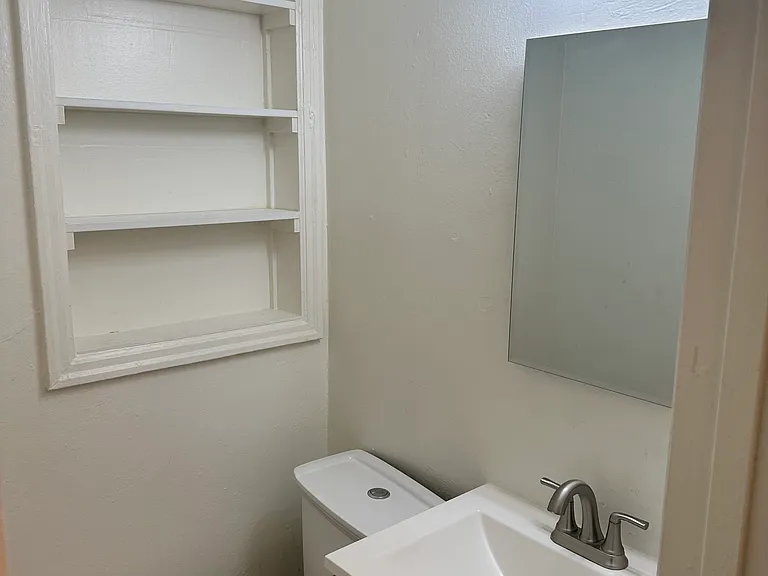 4842 International Blvd #5 — Photo 2