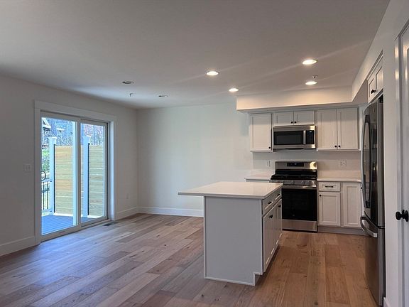 3rd image of 112 Genest St #13