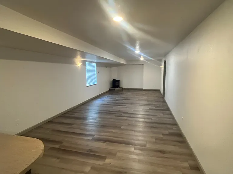 317 Victoria St — Photo 39