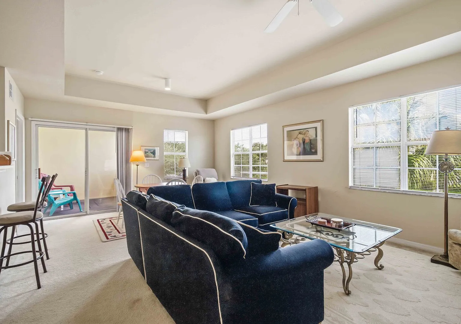 Beautiful Furnished 1-Bedroom, 2-Bathroom Condo Available NOW for Annual Lease — Photo 3