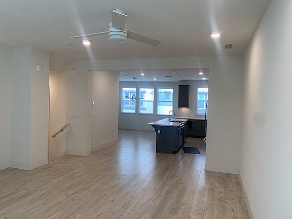 2nd image of 564 San Martin Ter #4-1