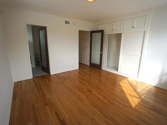 5th image of 747 S Plymouth Blvd APT 5A