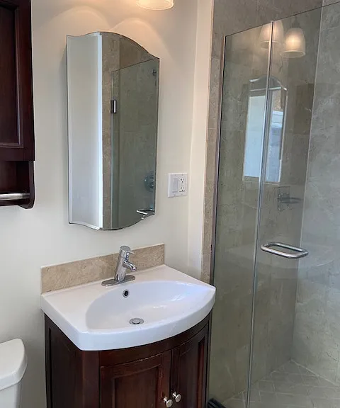 Master Suite Bathroom- 1st Floor