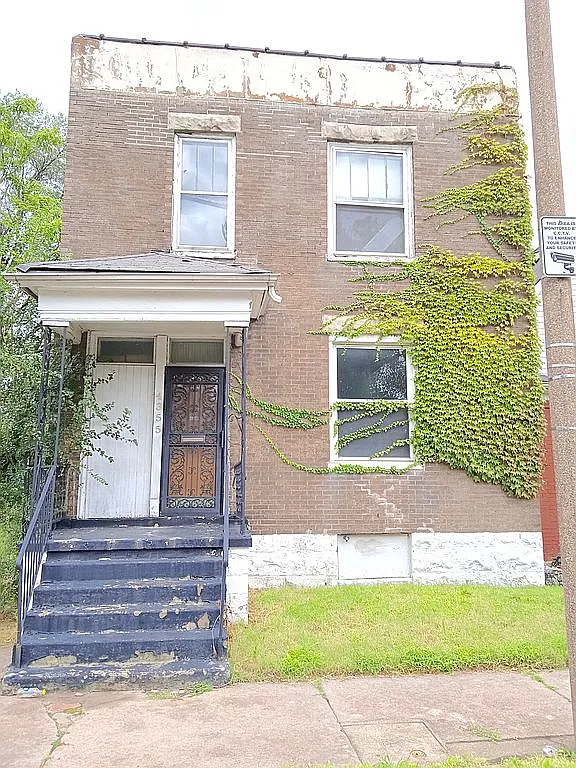 4355 Lee Ave photo 1