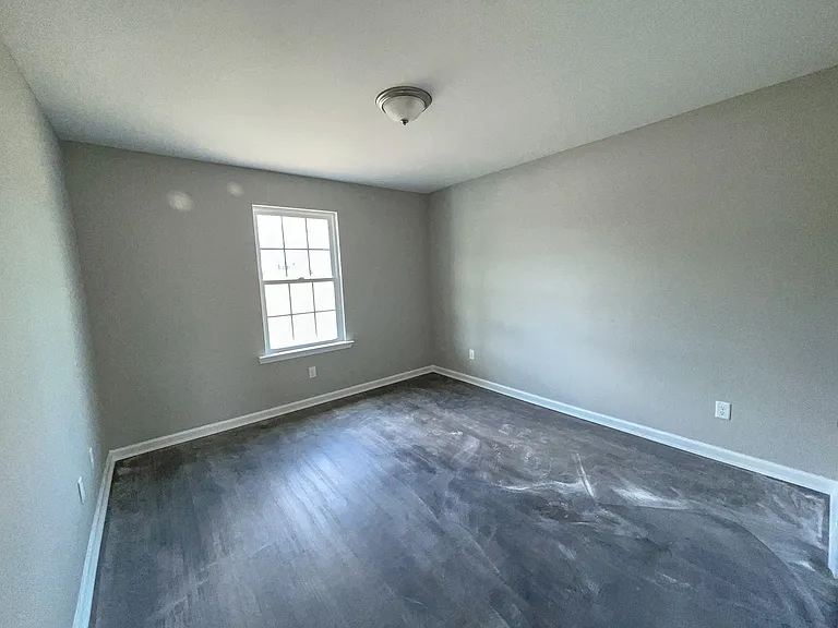 105 Callaway Cres — Photo 9