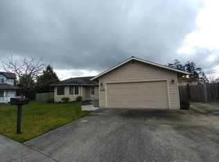 1225 SW 4th Ct, Oak Harbor, WA 98277
