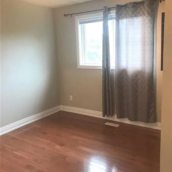 1431 Livingston Rd — Photo 6