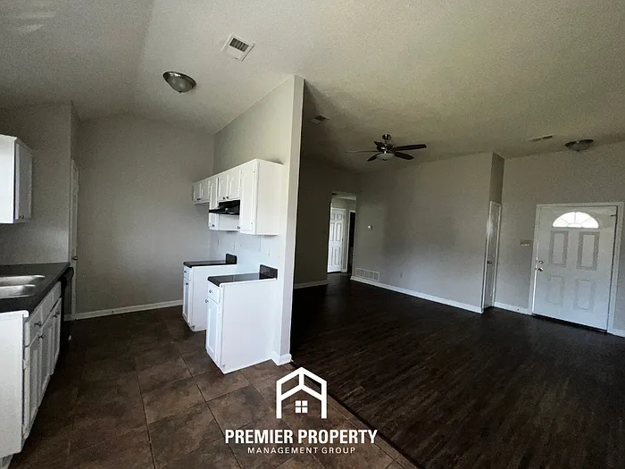 4435 Pyramid Ln — Photo 5