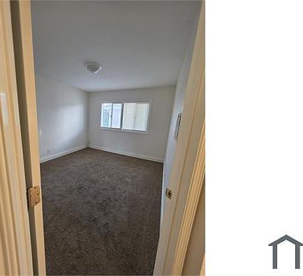 4th image of 463 W Broadmoor Blvd