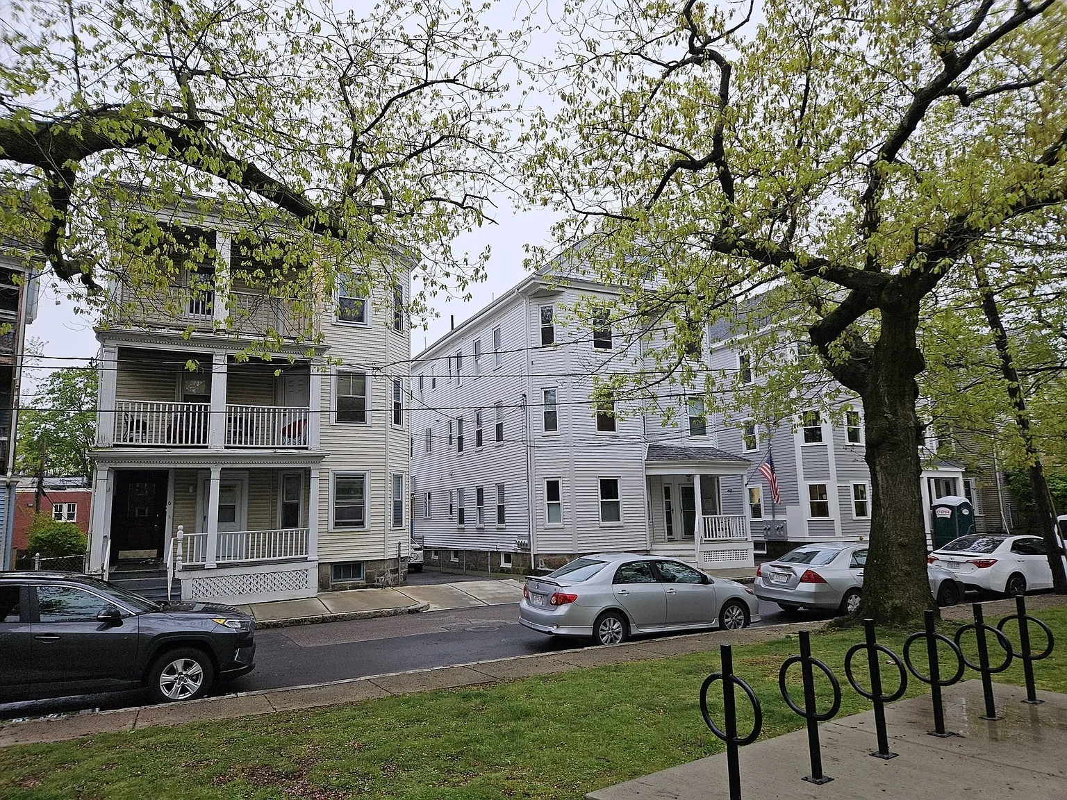 2 bed, 1.0 bath, 1312 sqft, $3,500 — Photo 2