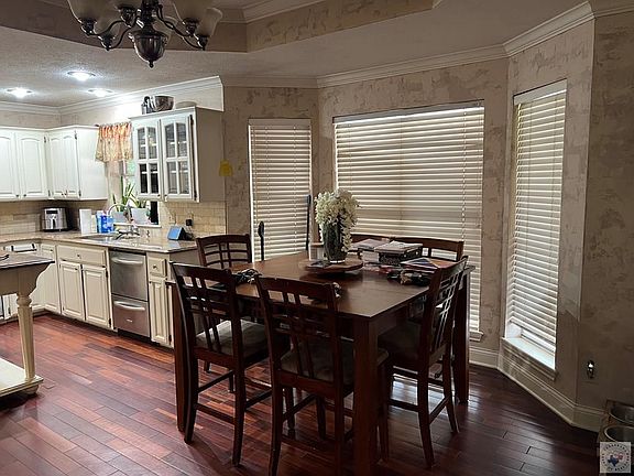 4th image of 9 Dana Ln