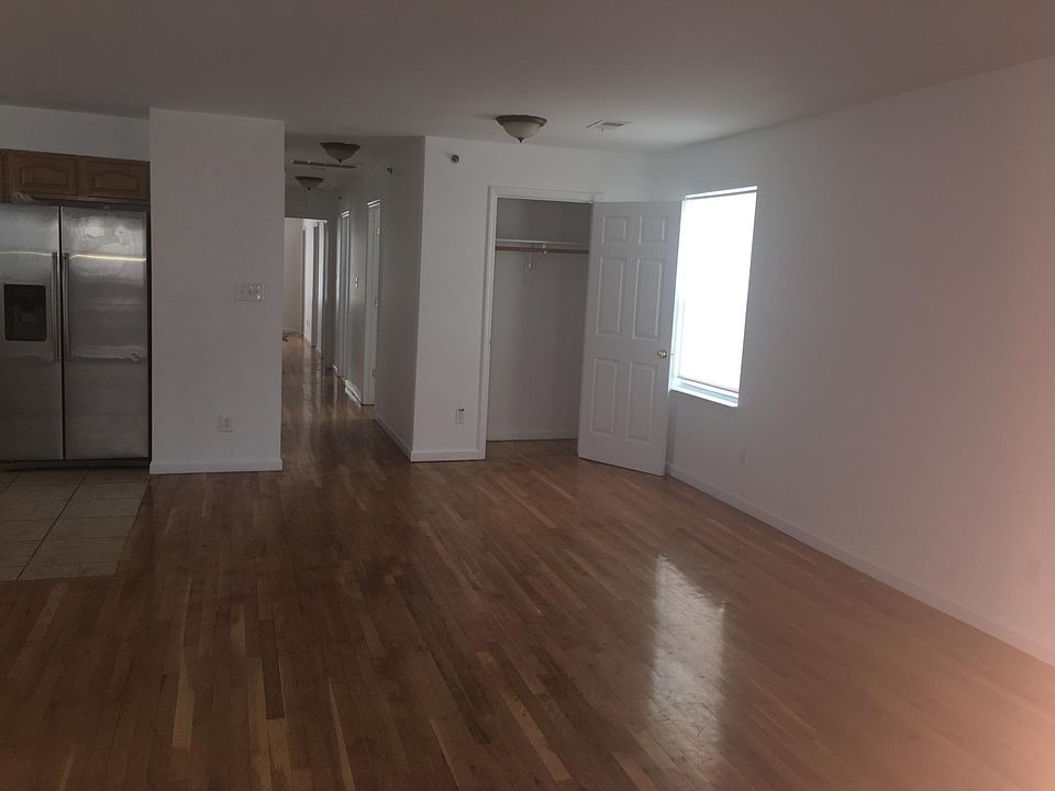 Open kitchen 