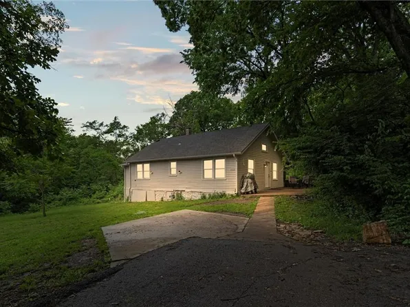 2620 S Holmes St, Kansas City, KS 66103