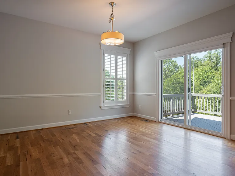 243 Huntley Ave — Photo 7