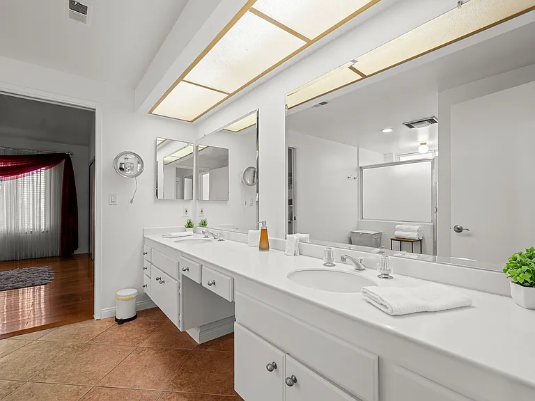 3258 Kirkham Dr — Photo 3