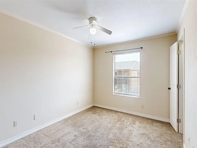 904 University Oaks Blvd #20 — Photo 10