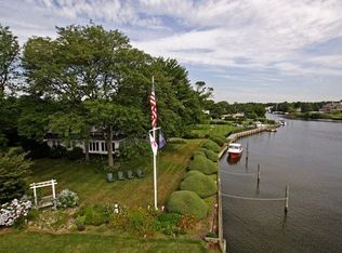 Lawrence Ln, Bay shore, NY 11706