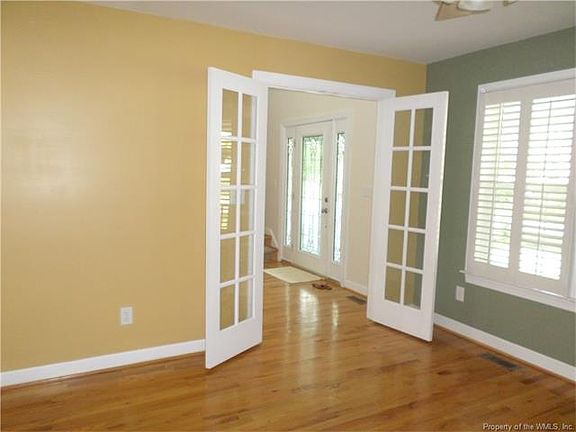 2nd image of 4933 Westmoreland Dr