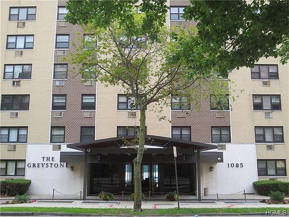 3rd image of 1085 Warburton Ave APT 207