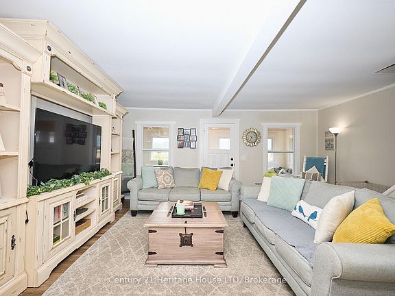 4th image of 349 Bassett Ave