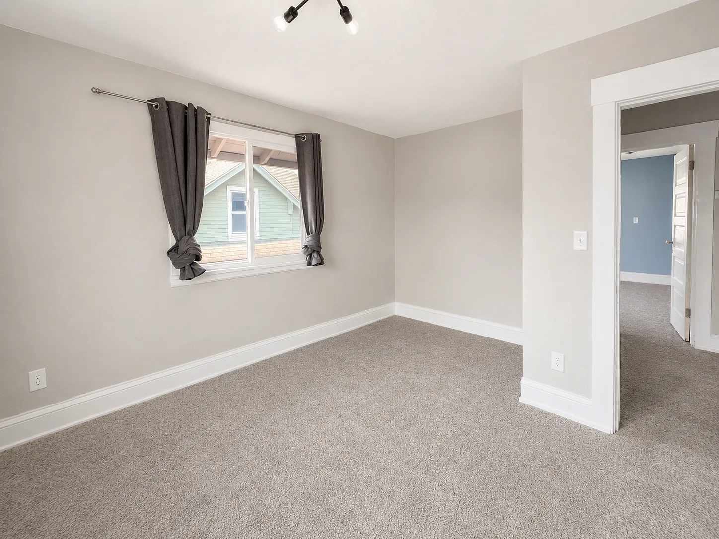 1 bed, 704 sqft, $1,840 — Photo 3