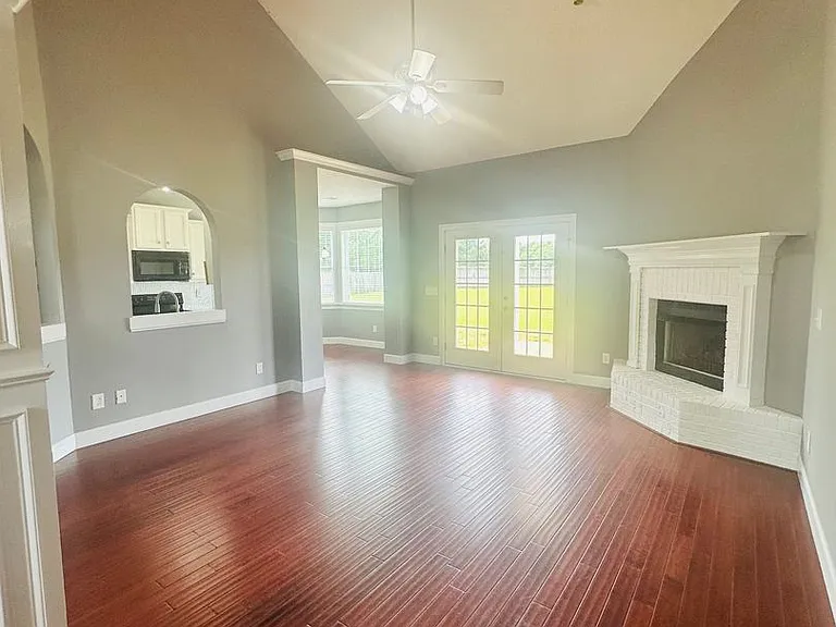 709 Loudon Hill Dr — Photo 4