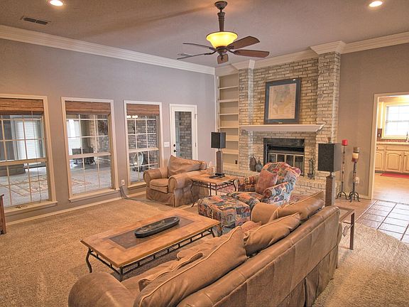 4th image of 2918 Crestway Dr