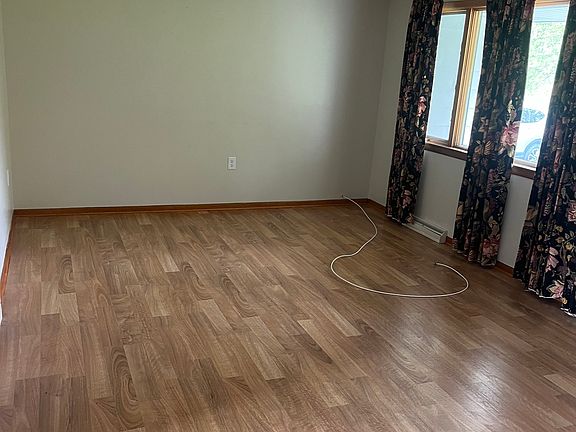 2nd image of 6266 Island Rd #1
