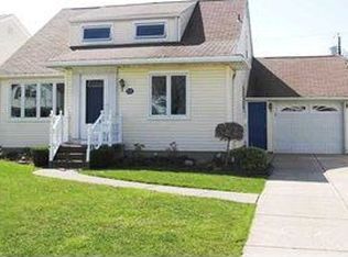 55 Sherwin Dr, Tonawanda, NY 14150