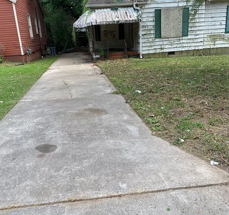 2nd image of 3195 Choctaw Ave