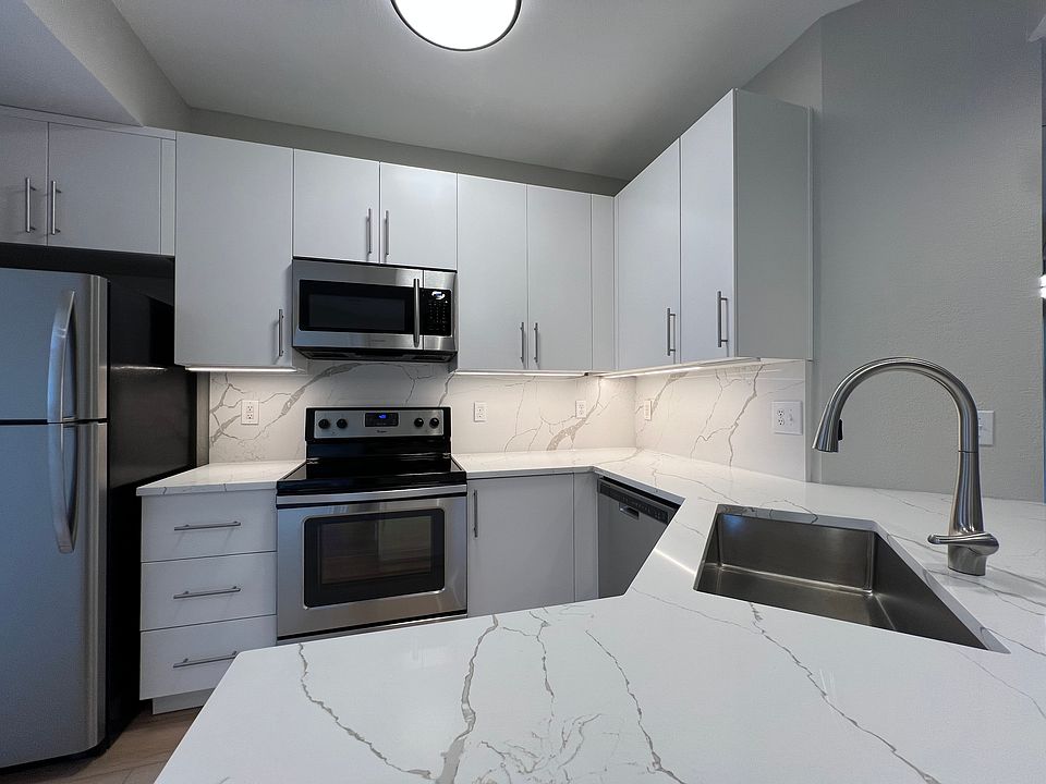 Brand new kitchen with breakfast bar