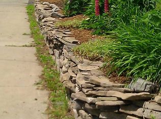 906 2nd St, Liverpool, NY 13088